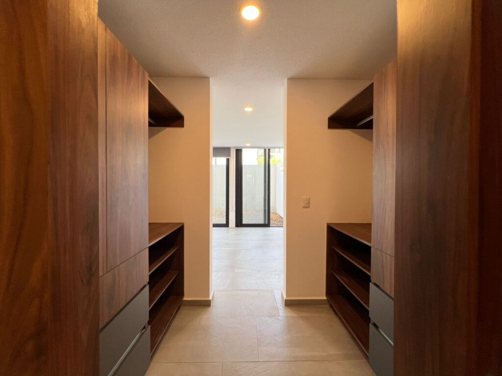 b511676e-f8c8-4e1f-9637-8e219b827ff8